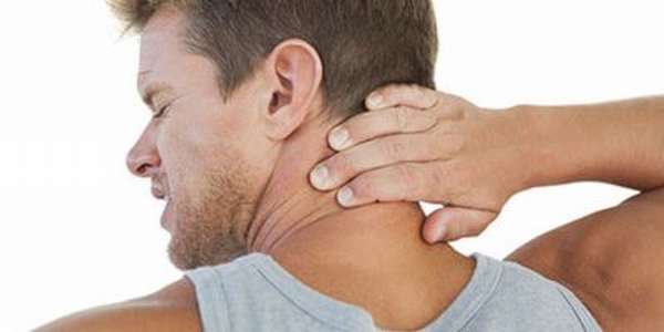 Растяжение мышц шеи - симптомы и лечение