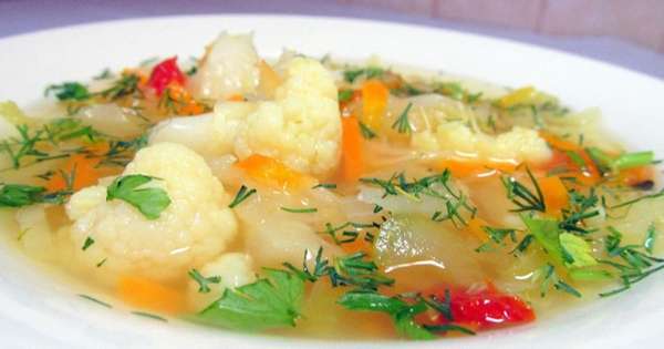 Основное блюдо диеты суп Фото