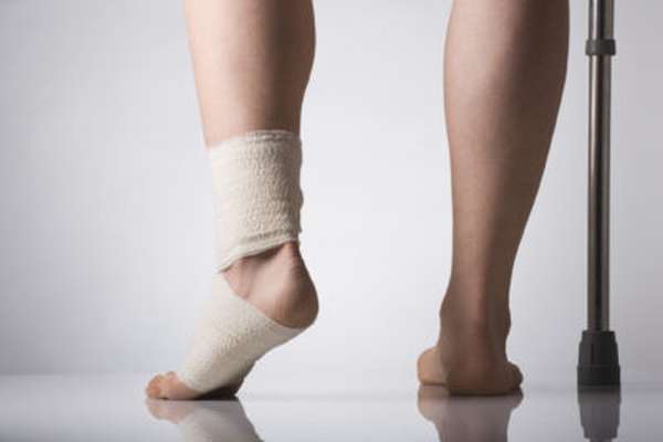 Лечение растяжения связки большого пальца ноги