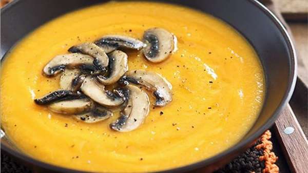 Фото: Суп из тыквы со сливками и грибами