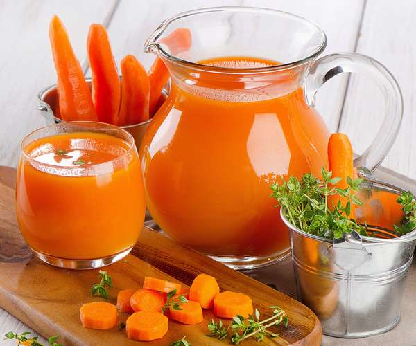 Морковный сок Фото