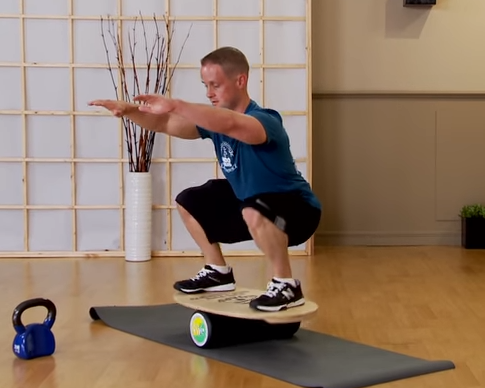 Упражнения для мышц ног с балансировкой